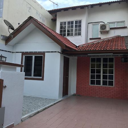 Rb Double Storey Bandar Tasik Selatan Homestay Куала-Лумпур Екстер'єр фото