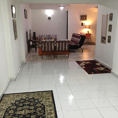 Rb Double Storey Bandar Tasik Selatan Homestay Куала-Лумпур Екстер'єр фото