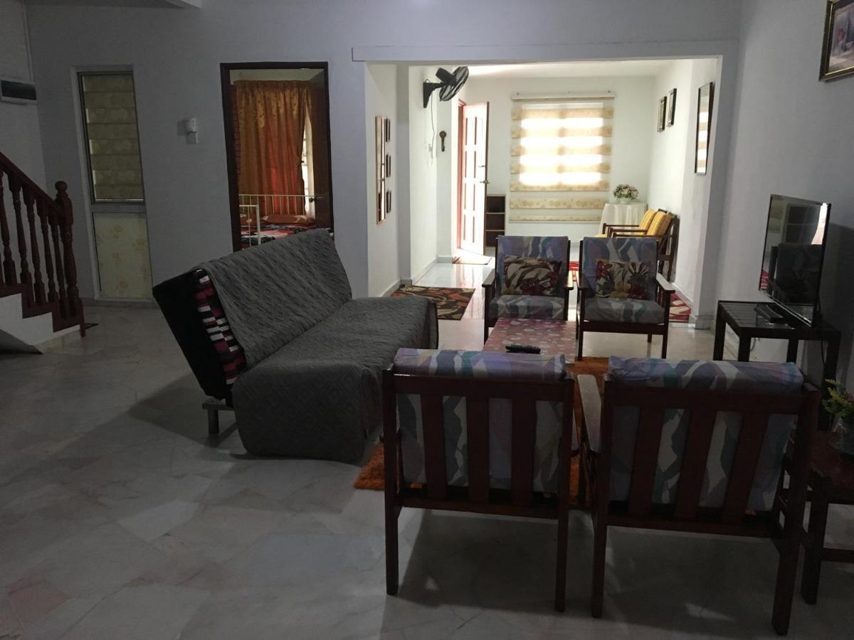 Rb Double Storey Bandar Tasik Selatan Homestay Куала-Лумпур Екстер'єр фото