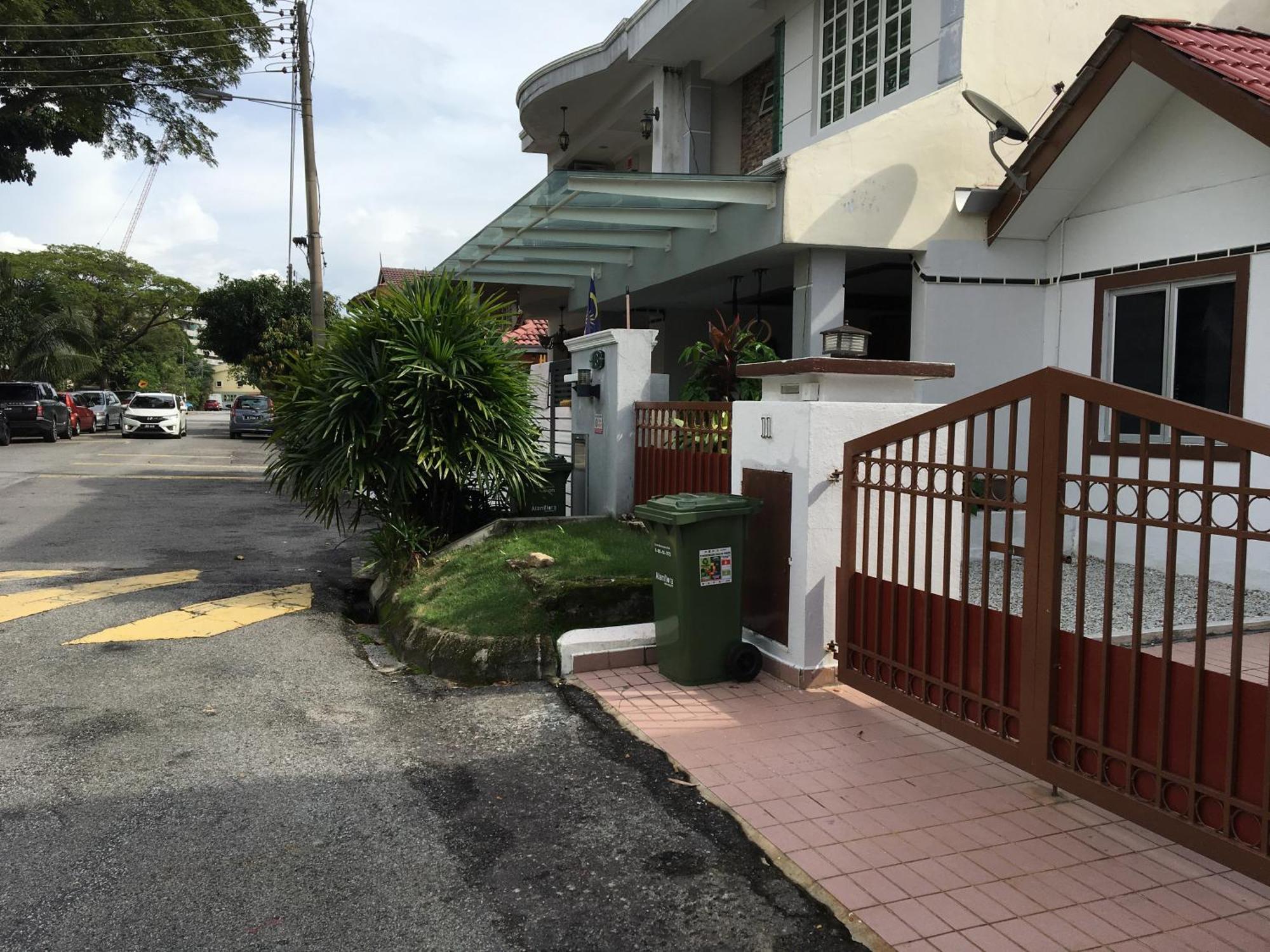 Rb Double Storey Bandar Tasik Selatan Homestay Куала-Лумпур Екстер'єр фото